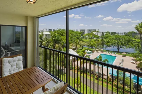 2205 S Cypress Bend Dr #604, Pompano Beach, FL 33069