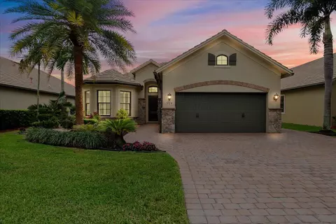 3704 Siena Cir, Wellington, FL 33414