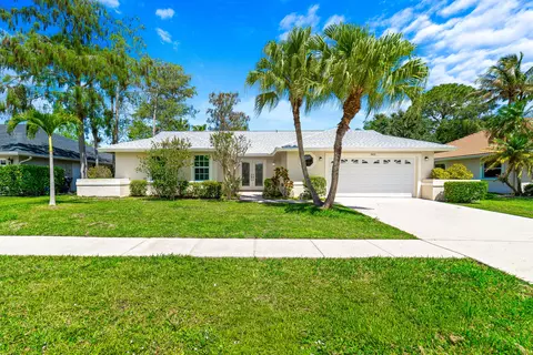 803 Silverbell Ln, Wellington, FL 33414