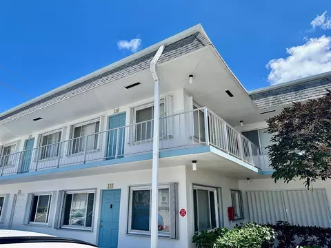 2880 Lake Osborne Dr #210, Lake Worth Beach, FL 33461