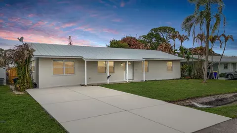 1741 SE Jackson St, Stuart, FL 34997