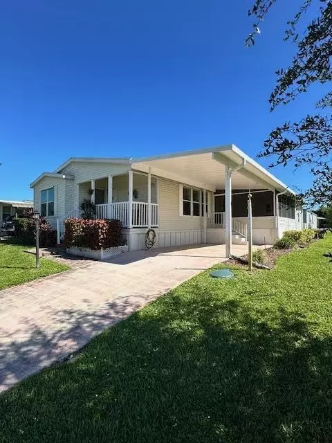 7955 SE Independence Ave, Hobe Sound, FL 33455
