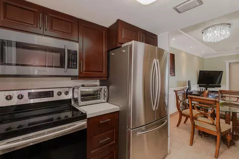 2076 S Ocean Dr #207, Hallandale Beach, FL 33009