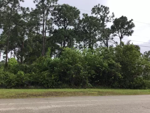 5925 NW Hann Dr, Port St Lucie, FL 34986