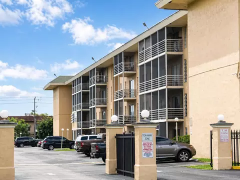4848 NW 24th Ct #327, Lauderdale Lakes, FL 33313