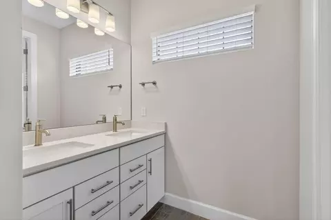 Bath - 1887 SE Ocean Cove Way, Stuart, FL 34996 photo 4 of 6