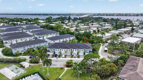 View/Area - 1887 SE Ocean Cove Way, Stuart, FL 34996 photo 2 of 16