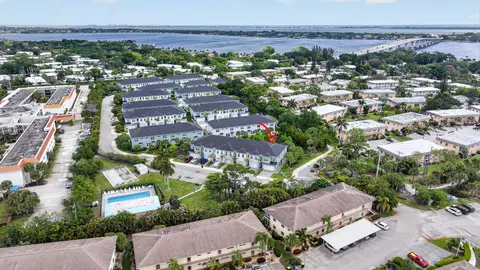 View/Area - 1887 SE Ocean Cove Way, Stuart, FL 34996 photo 4 of 16