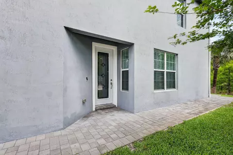 Exterior - 1887 SE Ocean Cove Way, Stuart, FL 34996 photo 6 of 12