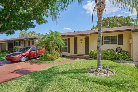 7708 Margate Blvd #10-3, Margate, FL 33063