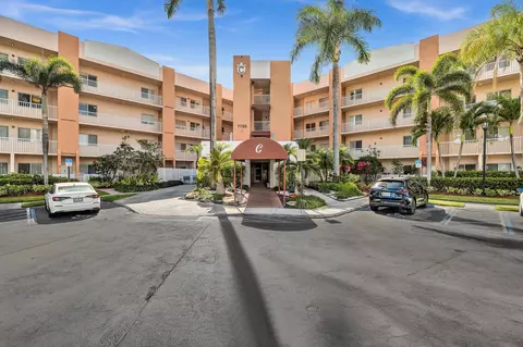 7735 Yardley Dr #305, Tamarac, FL 33321