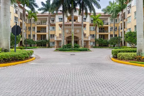 16101 Emerald Estates Dr #146, Weston, FL 33331