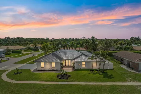 22100 Serenata Cir W, Boca Raton, FL 33433