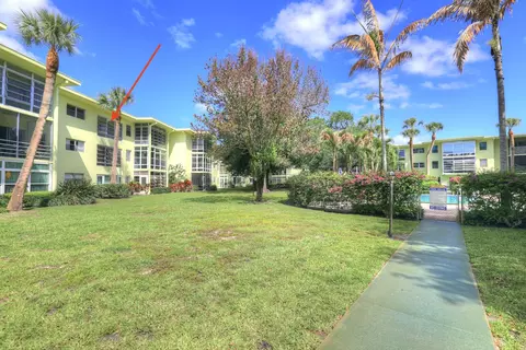 1100 Ponce De Leon Cir #305, Vero Beach, FL 32960