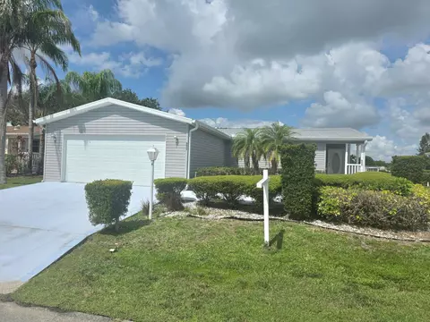 8027 9th Hole Dr, Port Saint Lucie, FL 34952