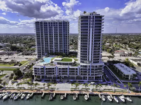 220 Lake Shore Dr #605, Lake Park, FL 33403
