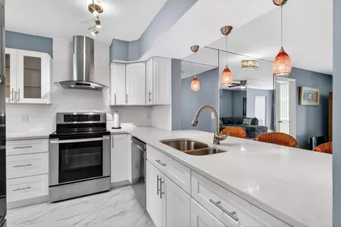 18 Willowbrook Ln #103, Delray Beach, FL 33446