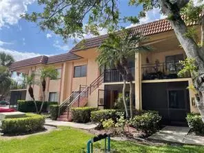 158 Lakeview Dr, Weston, FL 33326