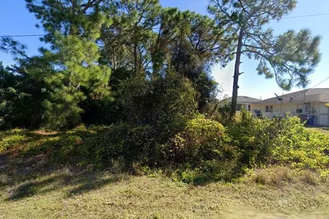 493 Linden Ave S, Lehigh Acres, FL 33974