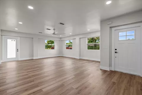 426 Bayberry Dr, West Palm Beach, FL 33403