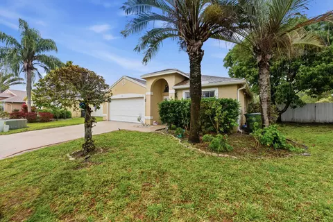 1724 Sawgrass Cir, Greenacres, FL 33413
