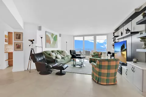 500 S Ocean Blvd #2205, Boca Raton, FL 33432