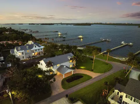 2529 N Indian River Dr, Fort Pierce, FL 34946