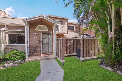 7208 Sportsmans Dr, North Lauderdale, FL 33068