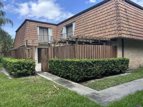 1014 10th Ln, Greenacres, FL 33463