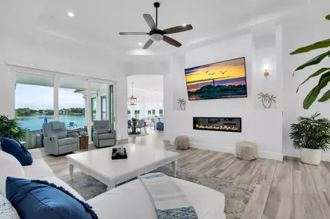 Living - 974 Marlin Dr, Jupiter, FL 33458 photo 3 of 7