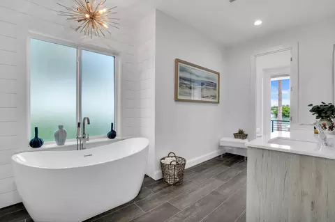 Bath - 974 Marlin Dr, Jupiter, FL 33458 photo 3 of 6