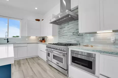 Kitchen - 974 Marlin Dr, Jupiter, FL 33458 photo 3 of 4