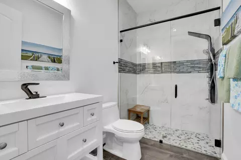 Bath - 974 Marlin Dr, Jupiter, FL 33458 photo 6 of 6