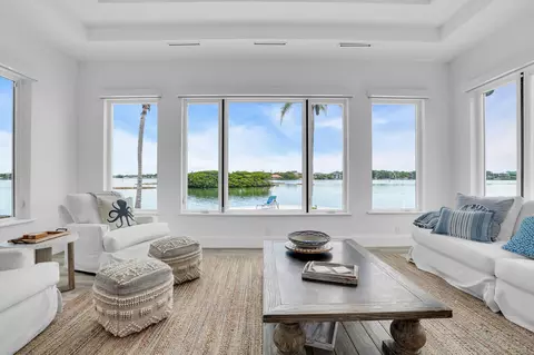 Living - 974 Marlin Dr, Jupiter, FL 33458 photo 6 of 7