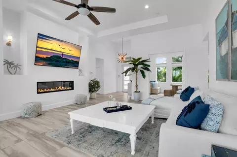 Living - 974 Marlin Dr, Jupiter, FL 33458 photo 1 of 7