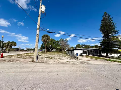 424 N 6th St, Fort Pierce, FL 34950