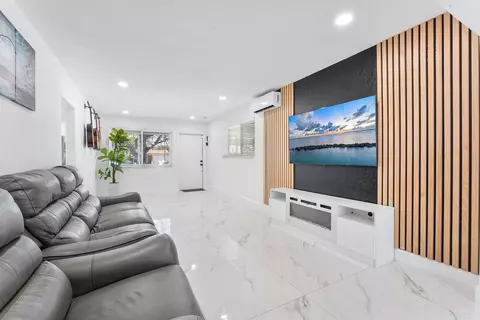 822 S C St, Lake Worth Beach, FL 33460