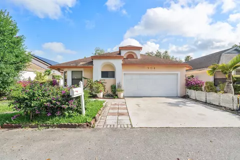 904 Magnolia Ave, North Lauderdale, FL 33068