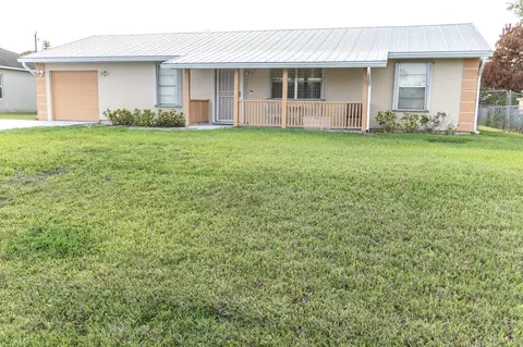 662 NW Bayshore Blvd, Port Saint Lucie, FL 34983