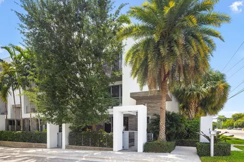 1851 NW 40th Dr, Boca Raton, FL 33431