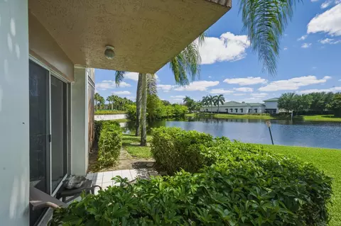 11200 SW 13th St #104, Pembroke Pines, FL 33025