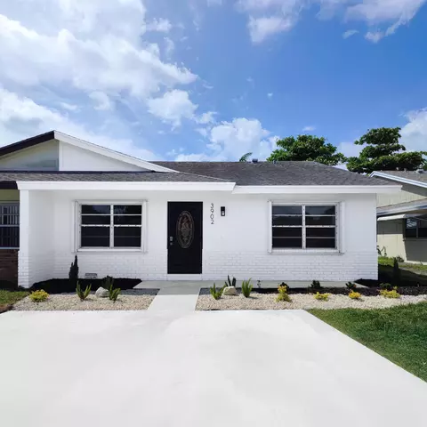 3902 Harwood St, West Palm Beach, FL 33403