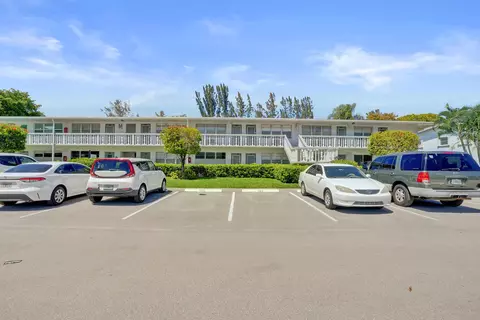 392 Durham Cir #M, Deerfield Beach, FL 33442