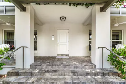 1025 Casuarina Rd #4, Delray Beach, FL 33483