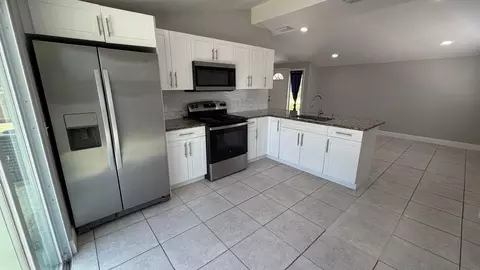 3823 Chickasha Rd, Atlantis, FL 33462