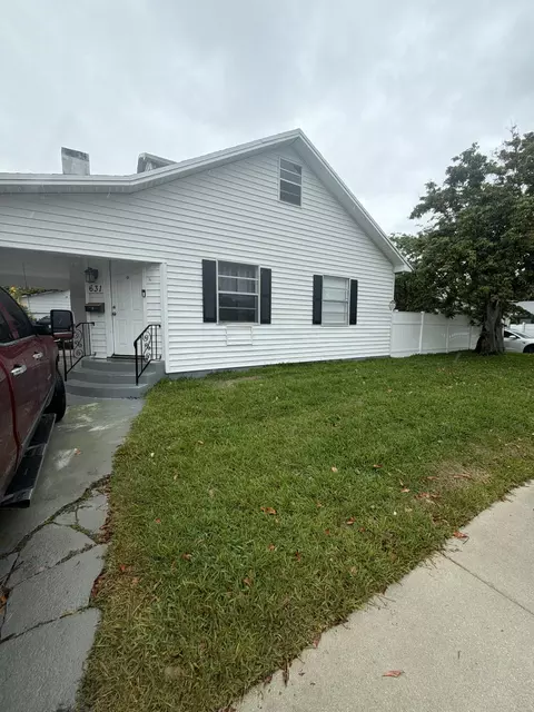 631 46th St, West Palm Beach, FL 33407