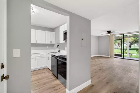 5430 Las Verdes Cir #109, Delray Beach, FL 33484