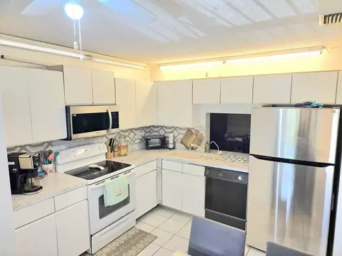 4047 NW 22nd St #210B, Coconut Creek, FL 33066