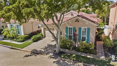 15 Via Carrara, Palm Beach Gardens, FL 33418