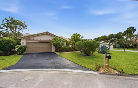 5743 Lakeview Mews Dr, Boynton Beach, FL 33437